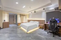 Zujia E-sports Movie Homestay (Shijiazhuang Railway Station Tatan Commercial City)