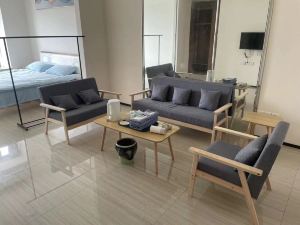 Liubai Homestay (Nanyang Hengda Emperor View Branch)