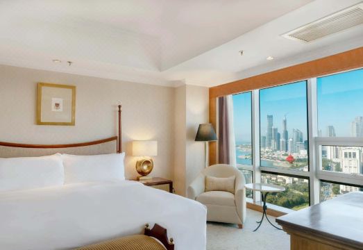 크라운 플라자 칭다오 로비