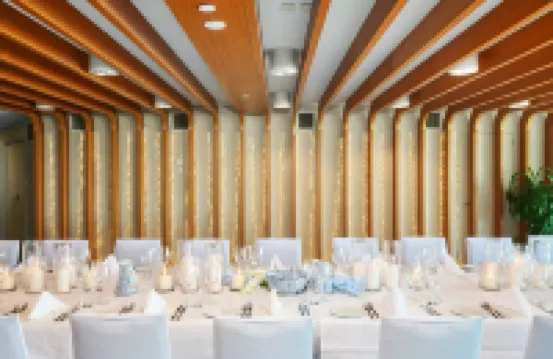 麥奎利港瑞吉斯酒店, EVT旗下