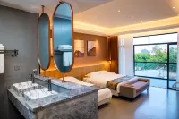 Lianhu Homestay (Zhaoqing Qixingyan Scenic Area)