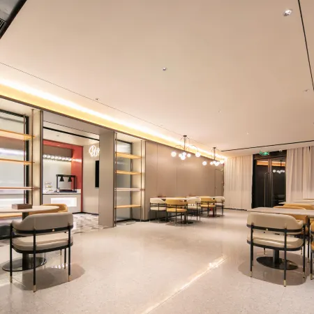 Borrman Hotel (Huanggang Wuxue Kanjiang Avenue)