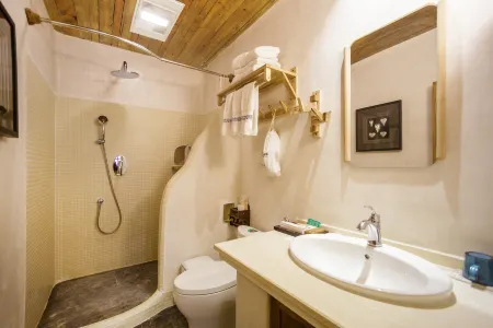 The Ancient City with Wind and Snow Garden Inn