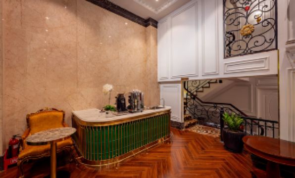 2. 골든 스타 호텔..