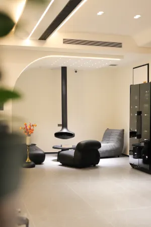 Weijianshan · Designer Courtyard Resort Inn (Yanji Yanbian University Normal Branch) Отели рядом с достопримечательностью «College Town Wanghong Wall»