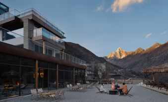Siguniang Mountain Looking Up at the Starry Sky  [The first choice for overseas tourists]