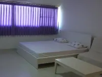 T8 Guesthouse Challenger Muang Thong Thani - Uima-altaat