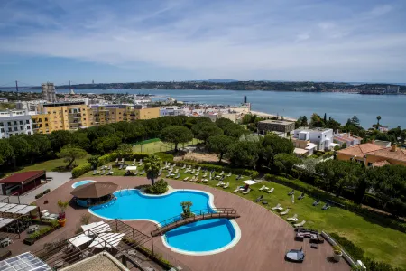 MS Aparthotel Отели в г. Круш-Кебрада — Дафунду