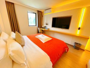 Zhuhai Orange Fruit Movie Hotel (Gongbei Port Fuhuali Branch)