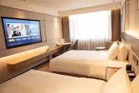 Fuli Hotel (Huangshi Avenue Clock Tower Pedestrian Street) Hotels in Huangshi