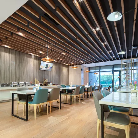 Atour Hotel (Suzhoug Ligongdi) Отели рядом с достопримечательностью «Озеро Цзинцзи»