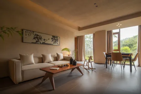 Sunan 9th Homestay Отели рядом с достопримечательностью «Hot Spring»