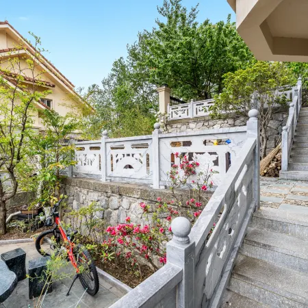 Dali Cangshan Mountain and Sea View Villa
