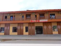 碌曲郎木寺鑫山民宿 碌曲住宿飯店