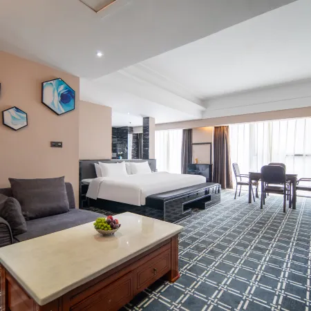 Rezen Select Hotel (Wenshan Dongfeng Road Pedestrian Street)