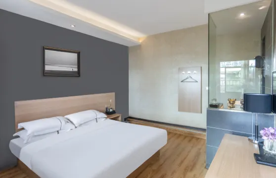 一路花開精品酒店（黔西水西廣場店）