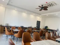 Atour Phoenix Hotel - Kolam Renang