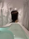 Yuequan Santorini Cave Hot Spring Villa (Jiangmen Taishan Yihe Hot Spring City) - Romantic