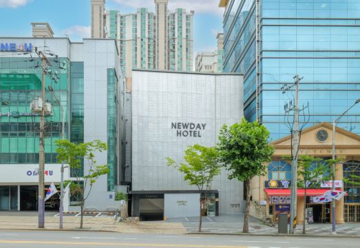 1. 뉴데이호텔 강남..