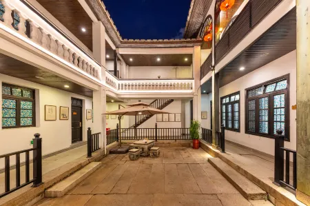 Juchunyuan Hotel (Fuzhou Sanfang Qixiang) Отели рядом с достопримечательностью «Fujian Agriculture and Forestry University Gymnasium»