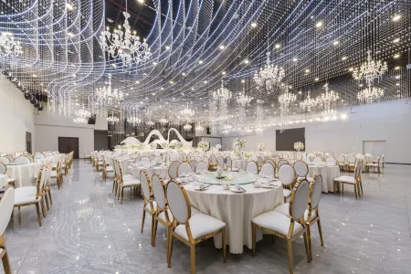 Grand Madison Hotel Huangshan Отели рядом с достопримечательностью «Huizhou Cultural Park · Huashang Villa - Swimming Pool»