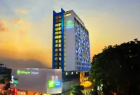 Holiday Inn Express Surabaya Centerpoint Hôtels à : Sawahan
