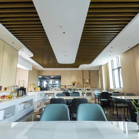 Daqing Baihu City Hotel