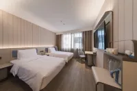 HanTing Hotel (Xiangyang Gucheng Yufeng Shijiguangchang) Hotels near Gucheng Railway Station