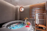 Daishui Blue Lake View Hotel (Fuxian Lake Guanglong Town) - balcony