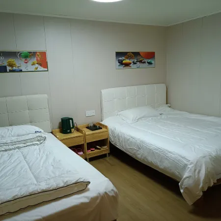 Lakeside B&B (Fengdu Nantian Lake Scenic Area)