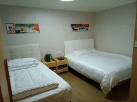 Lakeside B&B (Fengdu Nantian Lake Scenic Area)