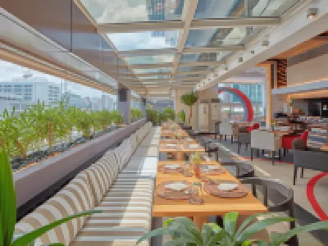 โรงแรม F1 มะนิลา โรงแรมในตากิก