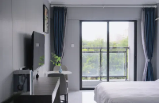 朗逸酒店公寓（興中廣場中山北站店）