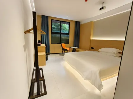 Baoting Baocheng Hanting smart Hotel