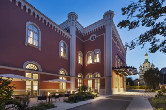 Imperial Riding School, Autograph Collection Отели рядом с достопримечательностью «Парк Модена»