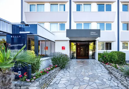 B&B Hotel Orléans Nord Saran Отели рядом с достопримечательностью «Musee du Theatre Forain»