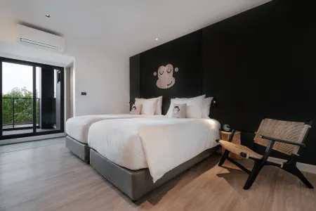 Blu Monkey Hub and Hotel Laguna, Bangtao Phuket Отели рядом с достопримечательностью «Банг Тао»