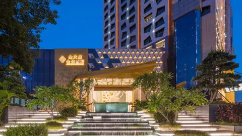 Golden Diamond Hotel(Vientiane City Nanning East Railway Station Branch) in Nanning