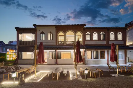 Floral Hotel·Qichi Hot Spring hotel (Zhangzhou Ancient City Branch) Отели рядом с достопримечательностью «Minnan Normal University»