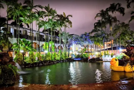 Palm Royale Cairns Отели в г. Редлинч