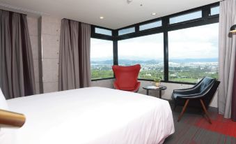T11 T12 Hotel