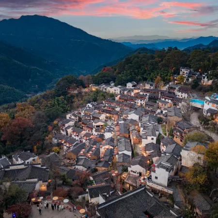 Huahai Shanyu PANORAMA·FLOWERS 270° Scenic Autumn Sun Design Boutique Stay (Huangling Scenic Area)