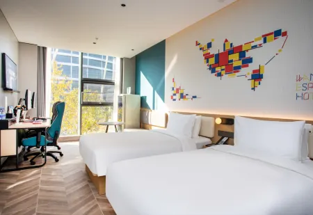 WanYoo Esports Hotel (Shanghai World Expo Exhibition Hall)