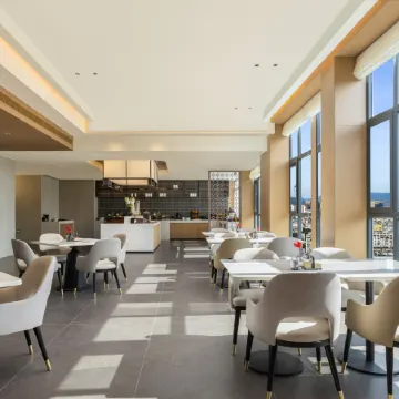 Baoshan Longyang District Hengbang Building Atour Hotel