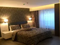 Riva Hotel Alsancak Hotels in der Nähe von Harbour