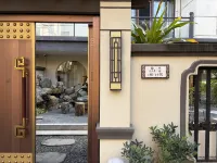 Mangshi Huajianxi Inn (Menghuan Great Golden Pagoda Store)