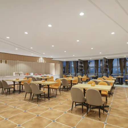 Wantin Hotel (Anqing High speed Railway Station Tianzhushan Airport Store)