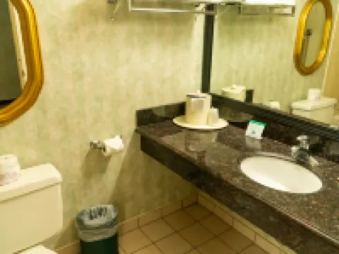 Hotel Piccadilly Hotels in Fresno