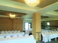 Marianne Suites Hotel by RedDoorz