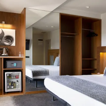 Best Western Premier Hotel Dante Отели рядом с достопримечательностью «Готический квартал»